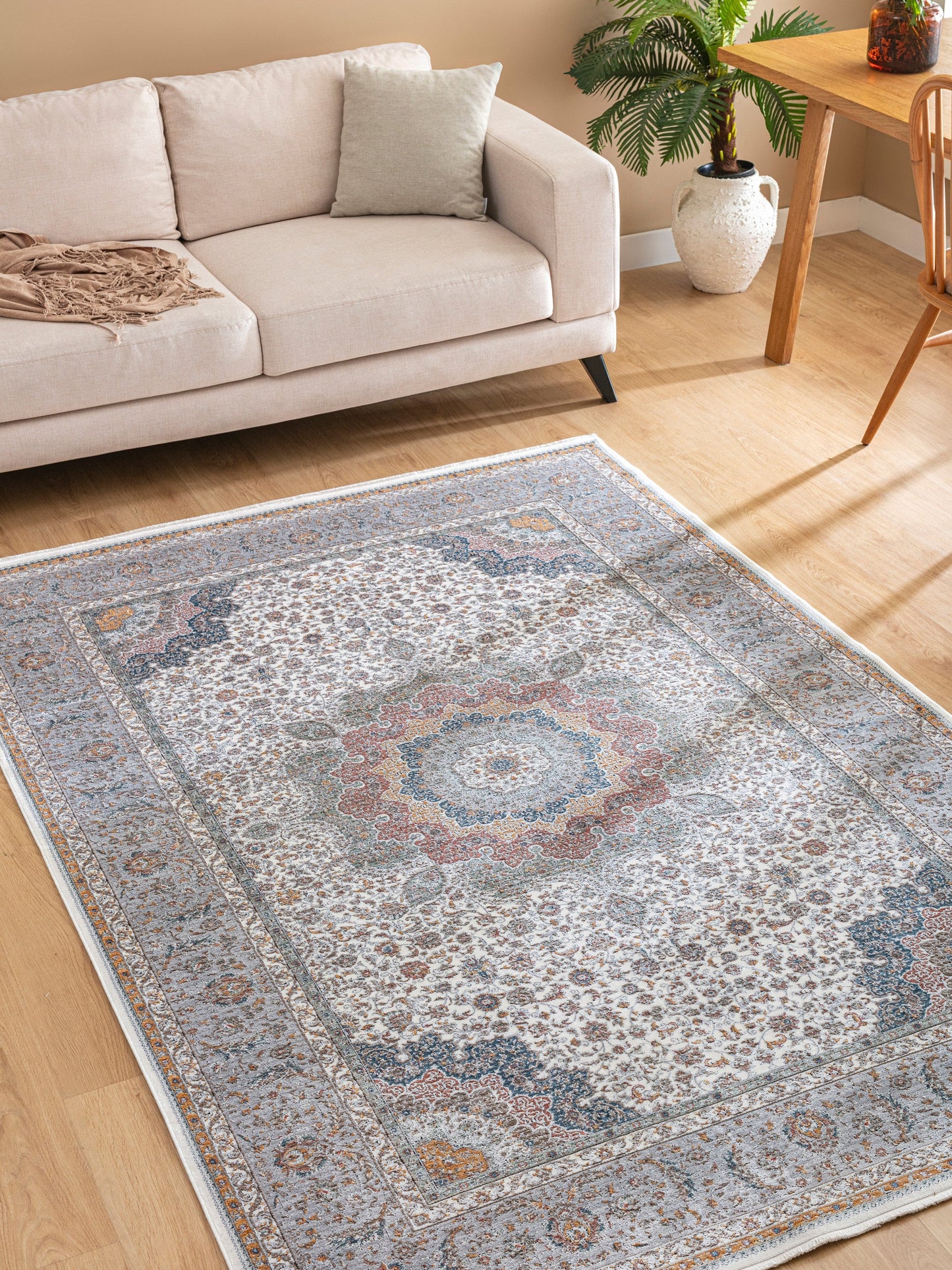 Renaissance Medaillon – Klassisk elegans i tidlösa nyanser