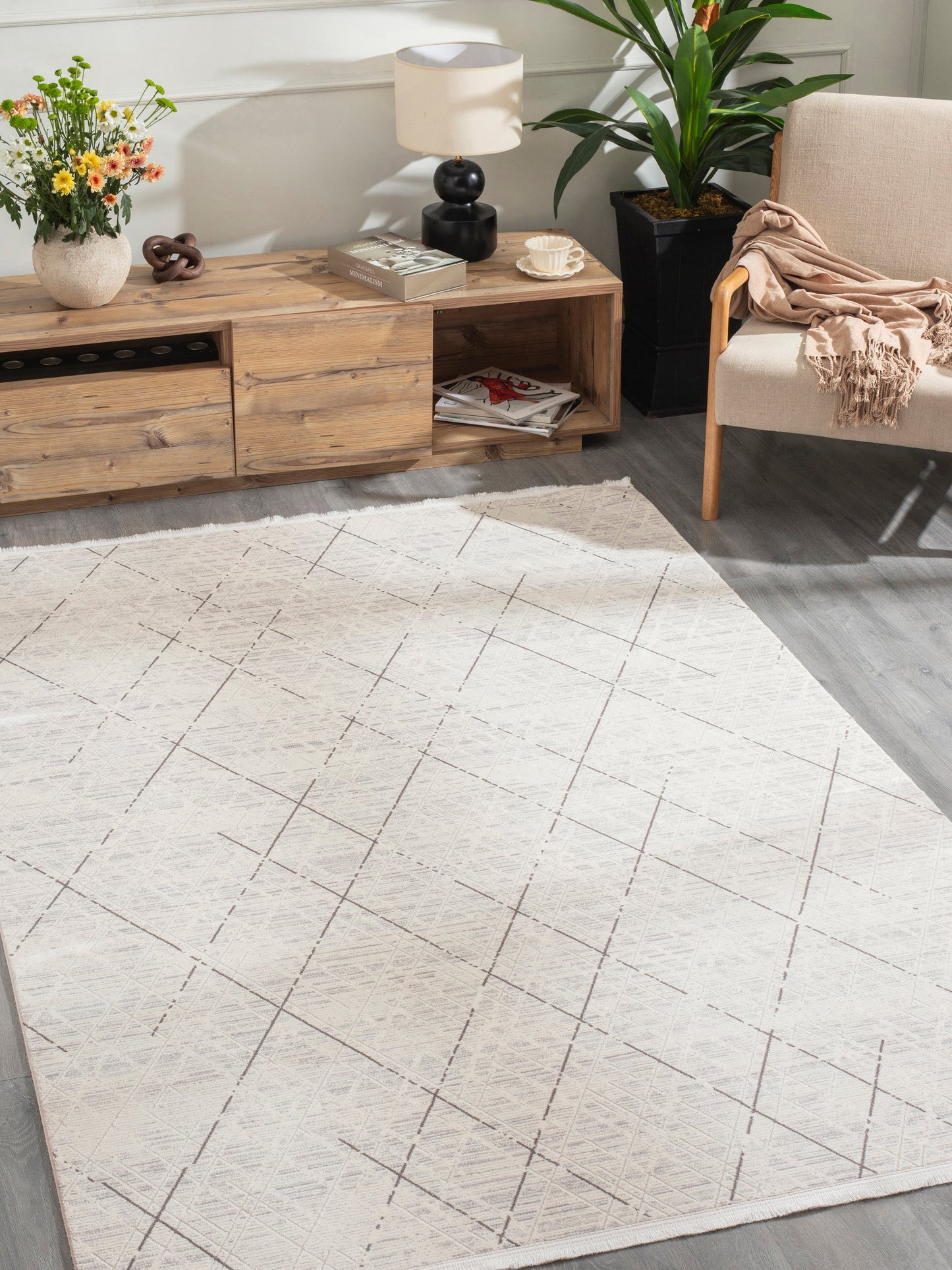 Premiere Grid – Modern Matta med Asymmetrisk Rutdesign i Elfenbensvitt och Grått