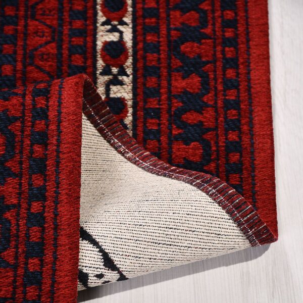 Türkmen Rubi – Tidlös Matta i Orientalisk Stil med Praktisk Design