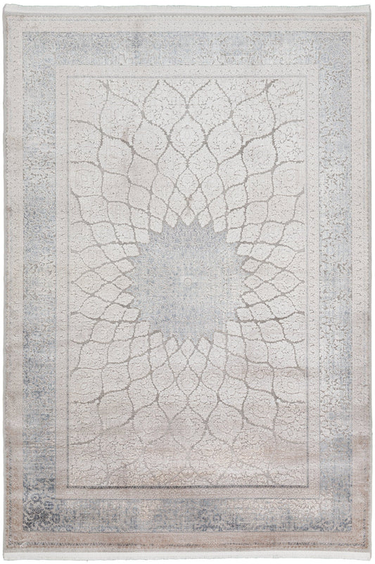 Nazenin IsBlomma – En frostig elegans i lotusformation