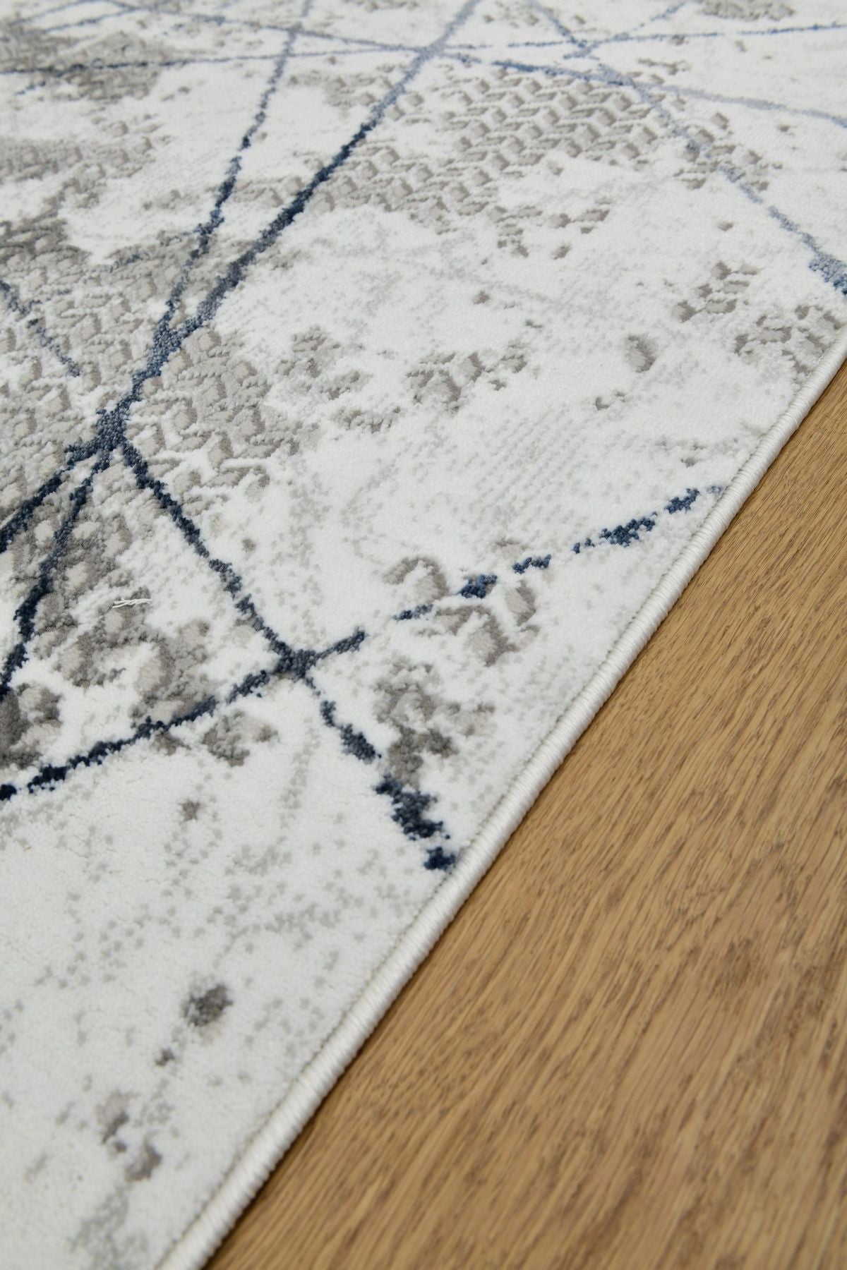 Astra SkuggLinj – Kontrast och struktur i rörelse