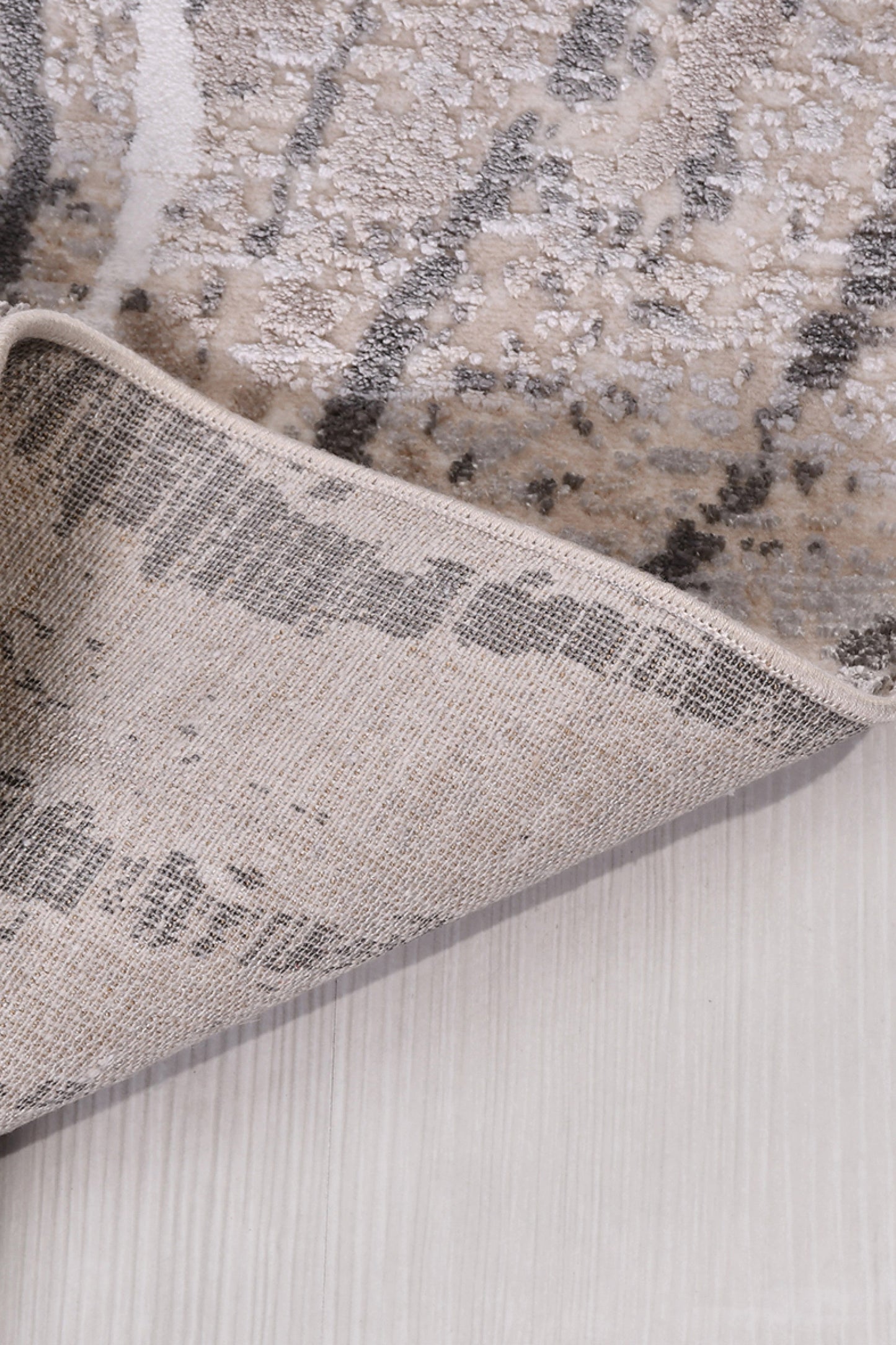 Cristal FlödeBeige – Naturens rörelse fångad i textil