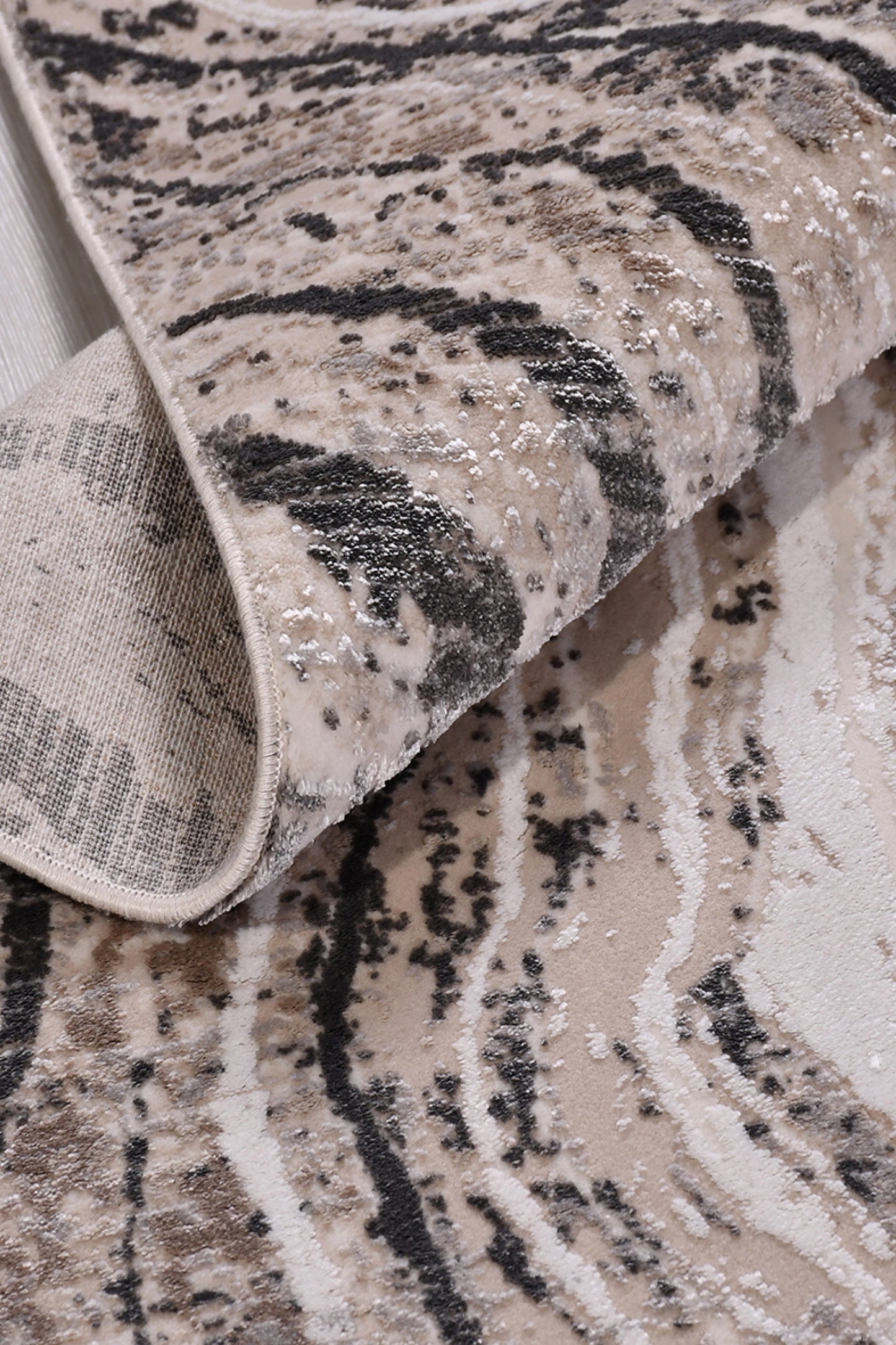 Cristal FlödeBeige – Naturens rörelse fångad i textil