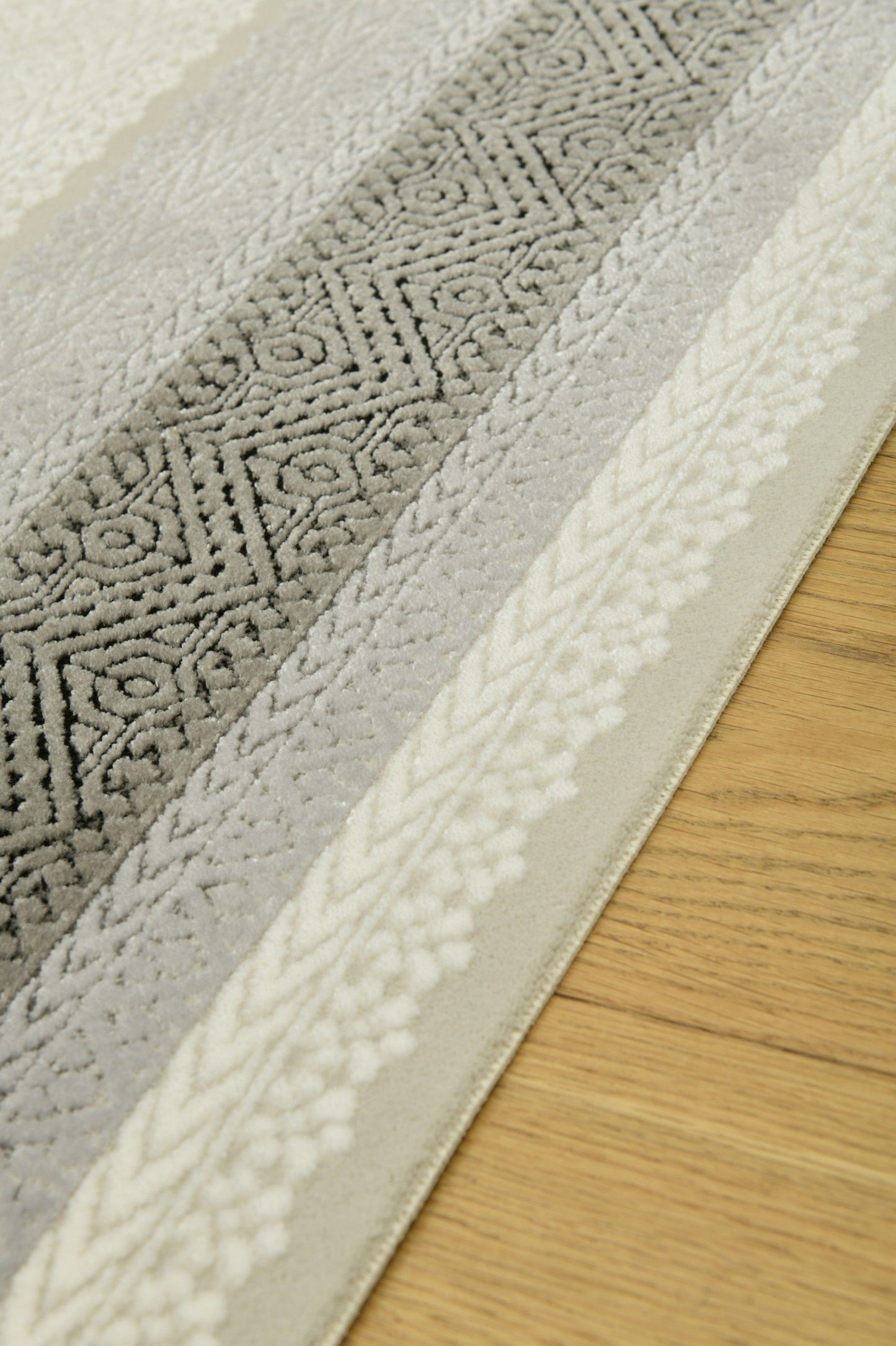 Galata MönsterSkal – Djup och kontrast i geometrisk harmoni