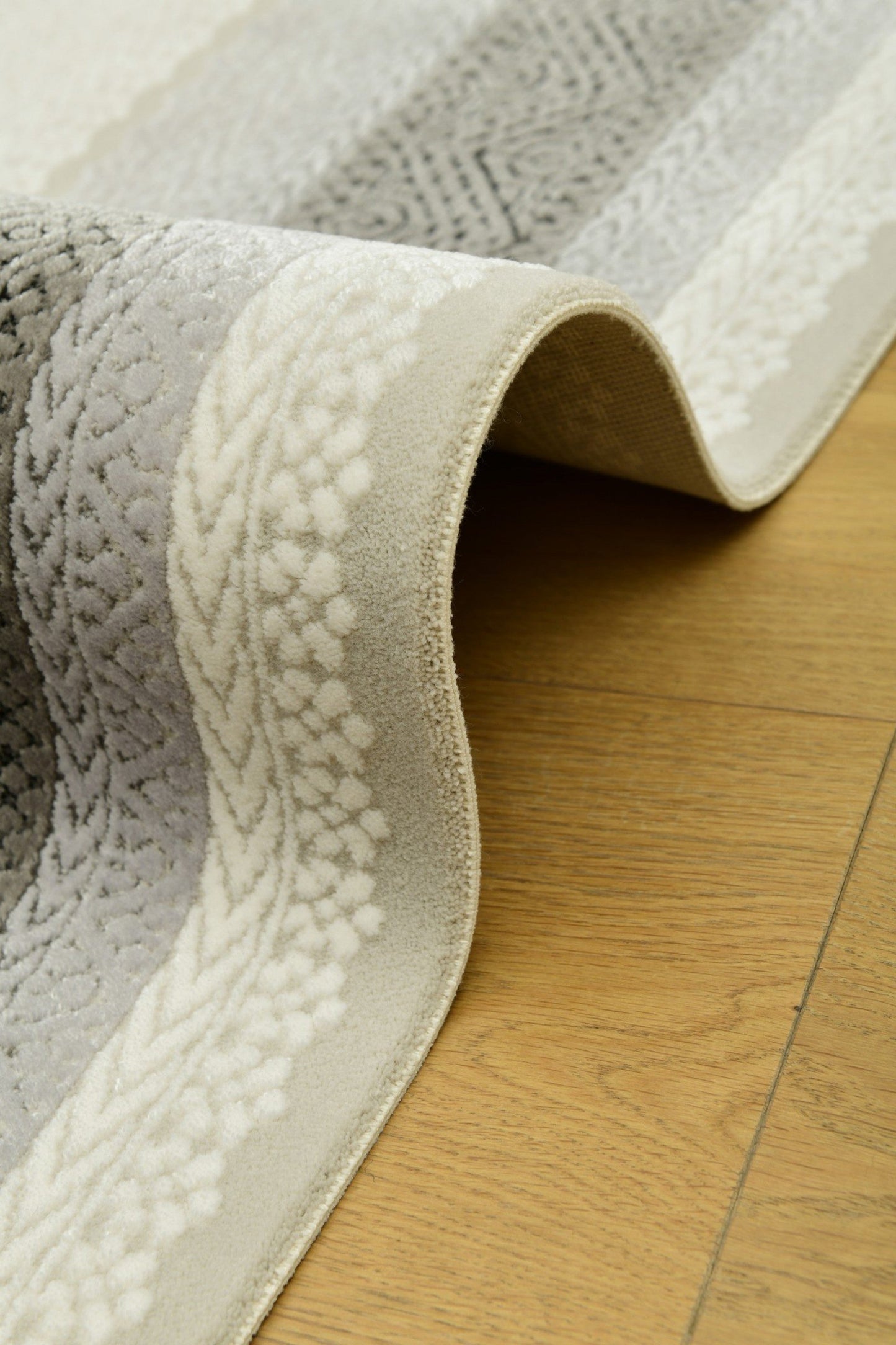 Galata MönsterSkal – Djup och kontrast i geometrisk harmoni