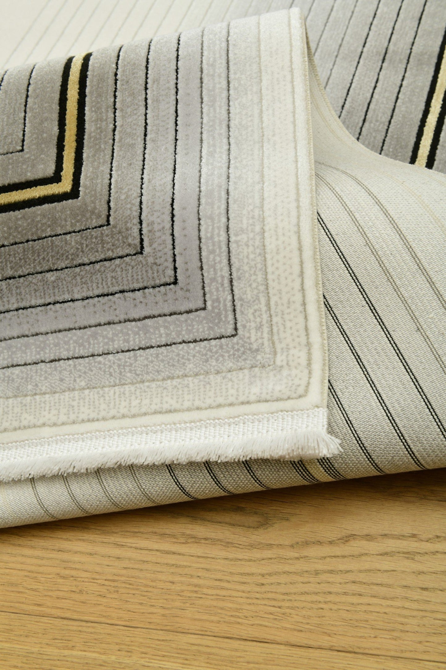 Galata PrismaSkugga – Optisk elegans i grafiska lager