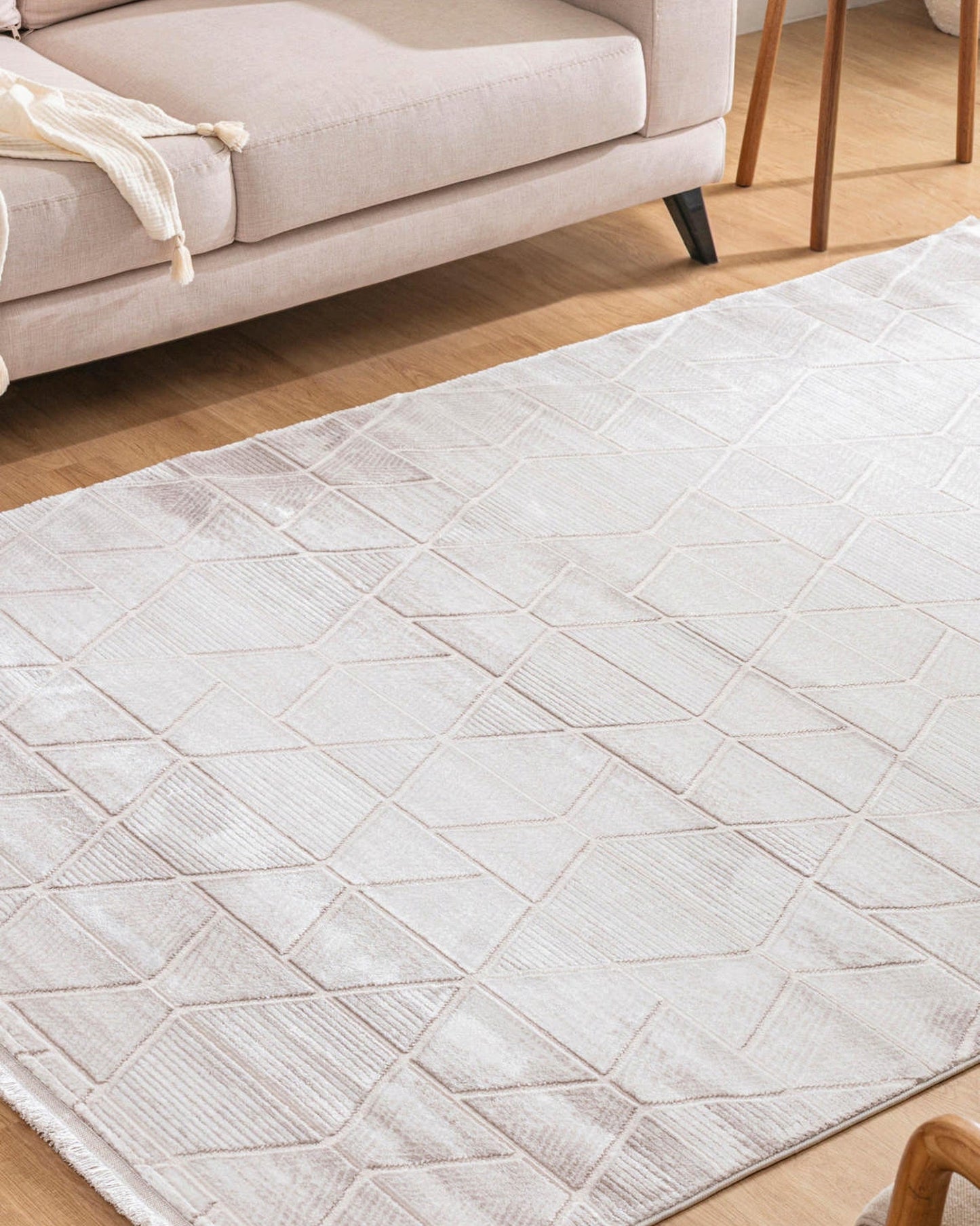 Juliet Sandbeige – Tidlös geometri i varma toner