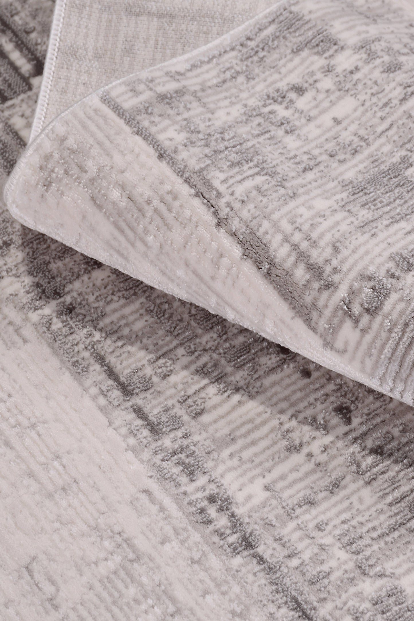 Ortaköy SkuggGrafit – Modern rytm i dämpade nyanser