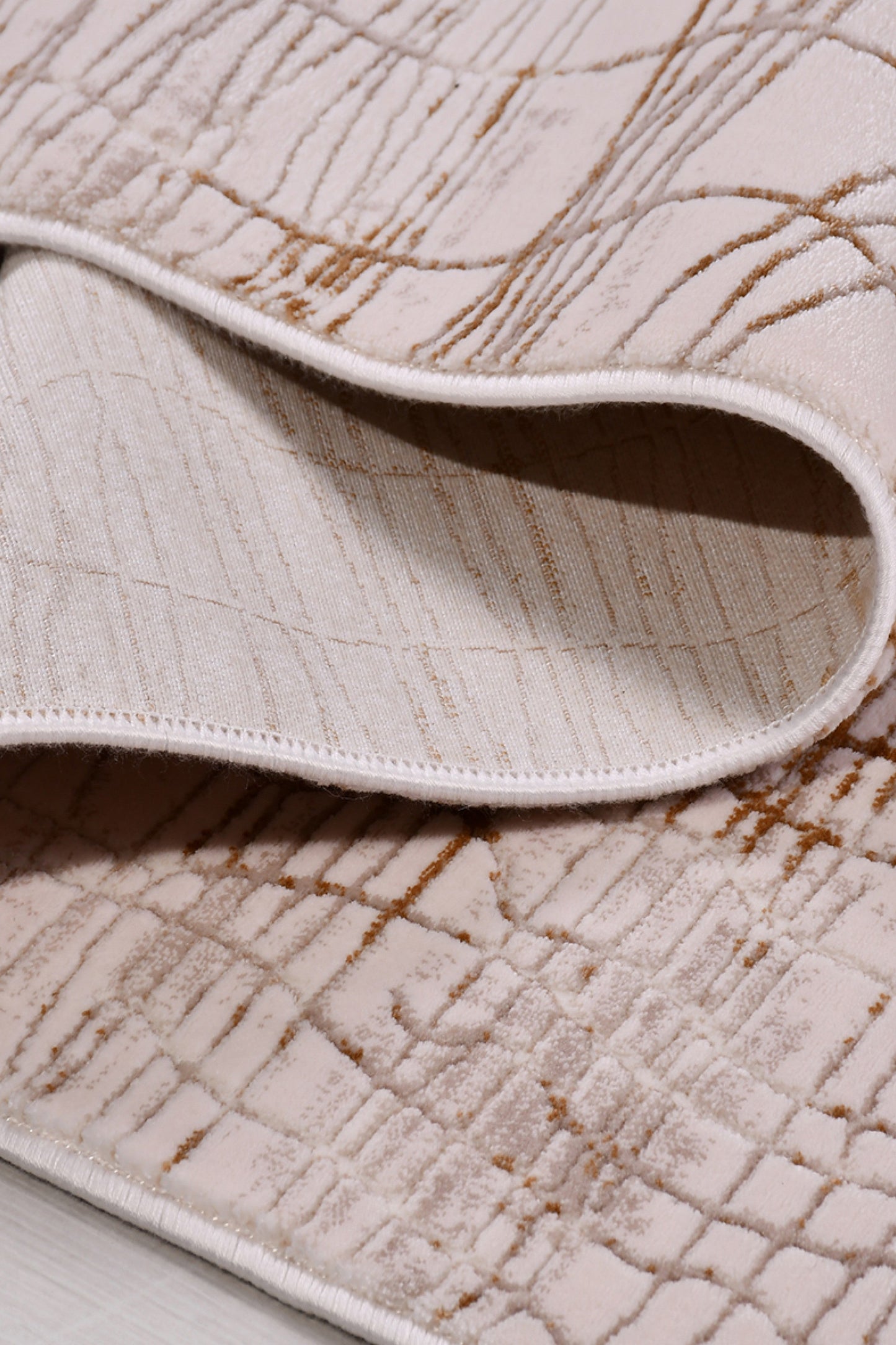 Ortaköy SandLinjär – Naturinspirerade linjer i varm sandton